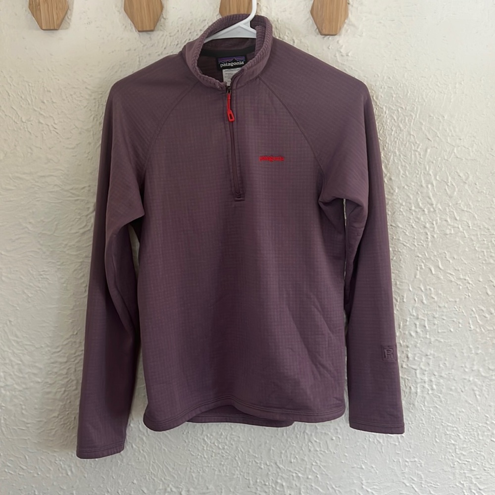 Patagonia light purple r1 zip up, excellent condition!